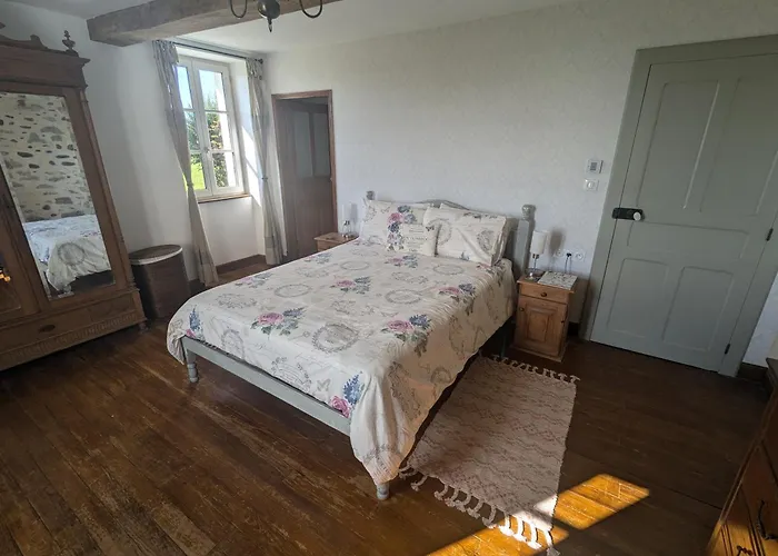 Couette-café Maison Aurelia 3*